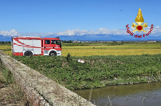 Ultraleggero cade nel Vercellese, morto il pilota